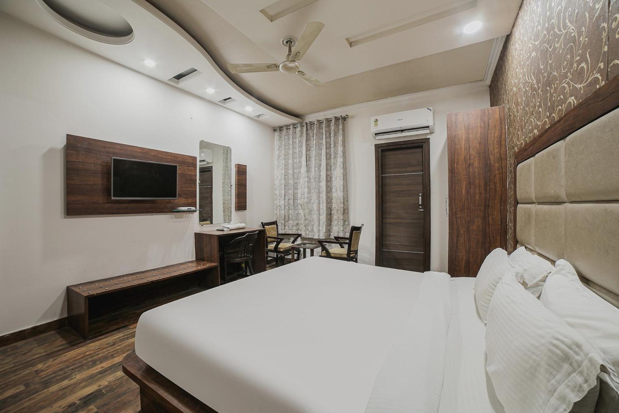 Hotel Super Townhouse Hollywood Heights