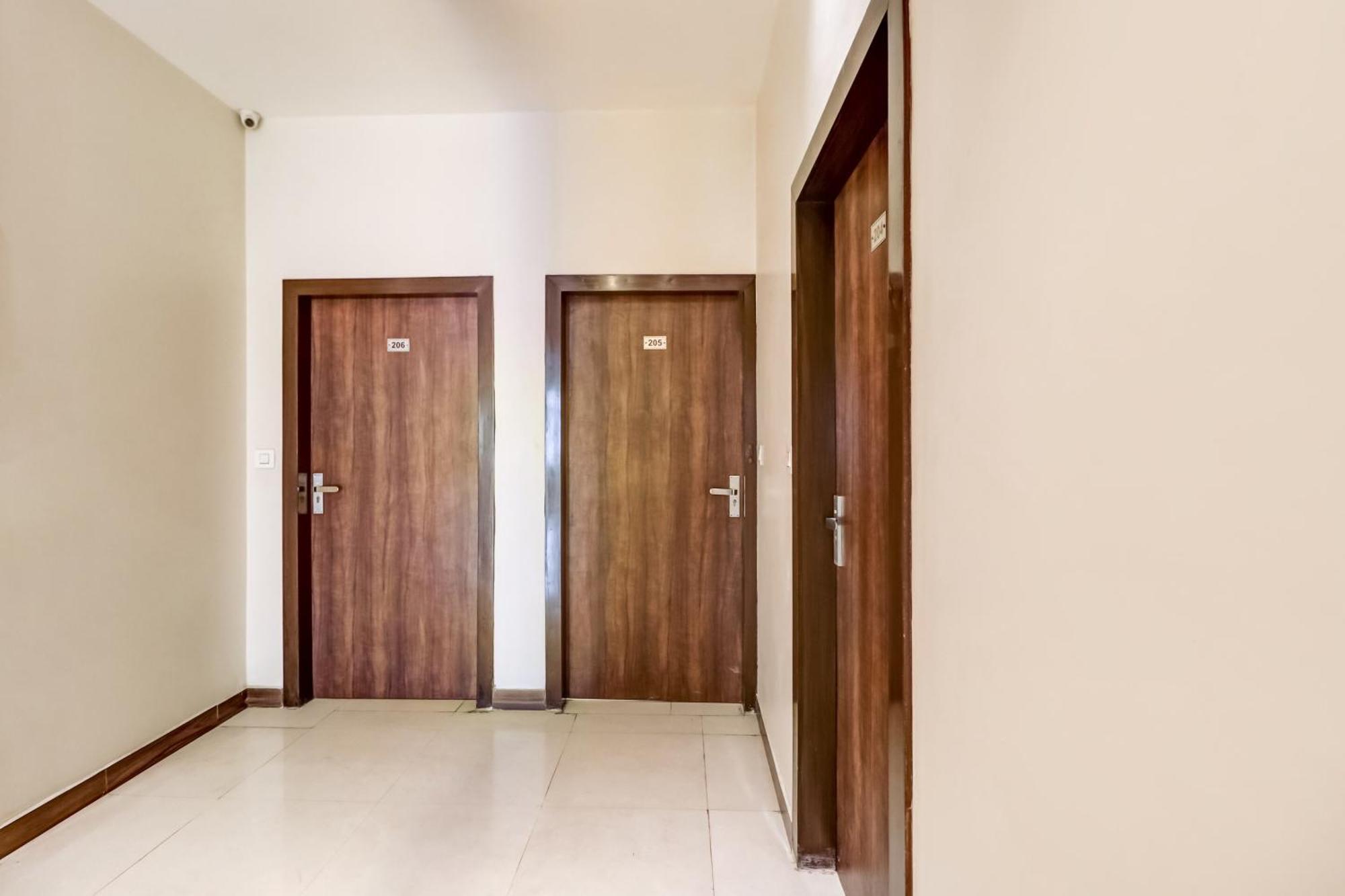 Hotel Super Capital O 3*