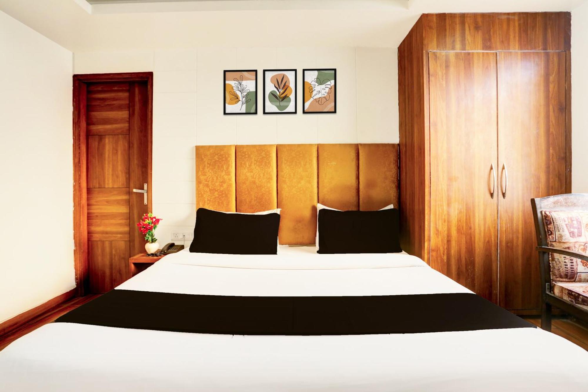 Hotel Super Collection O Near Bus Stand