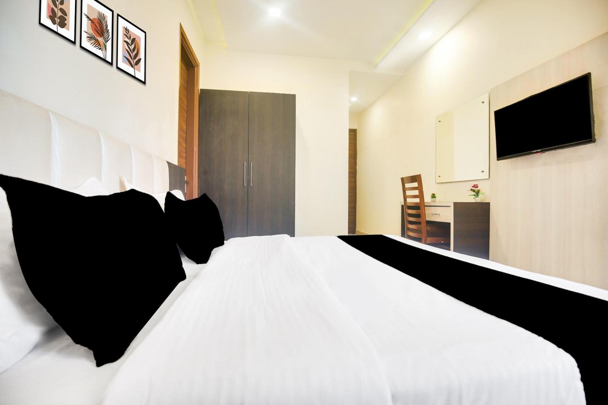 Super Collection O Near Railway Station Amritsar