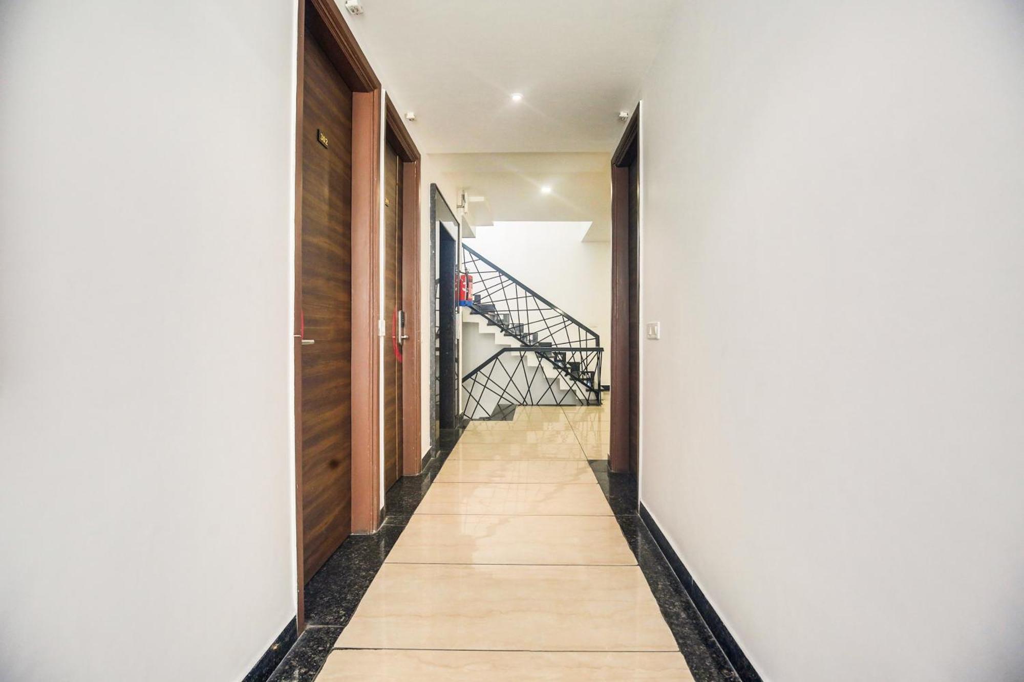 Hotel Super Collection O Near Railway Station