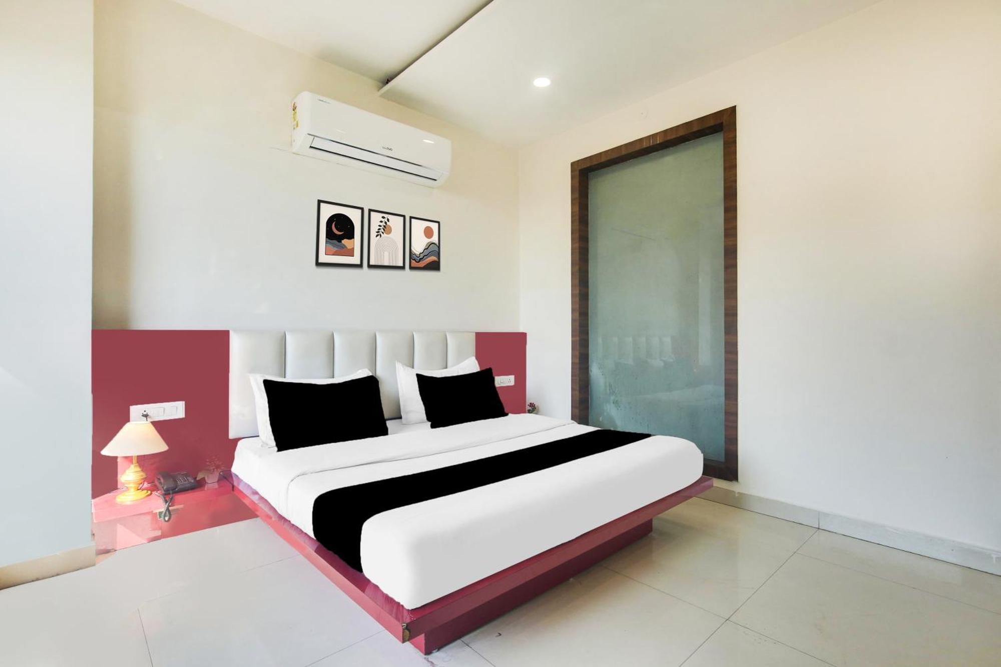 Super Collection O Near Railway Station 3*