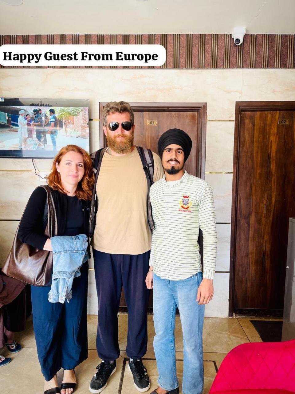 Hotel Blackwood Near Golden Temple -140 Mtrs