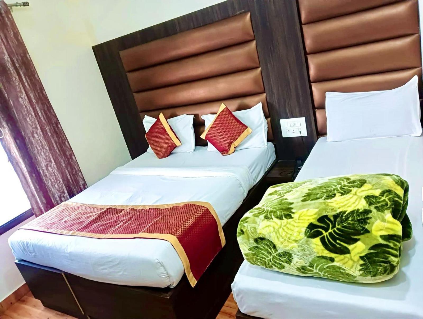 Novelty - 2 Min Walk From Golden Temple