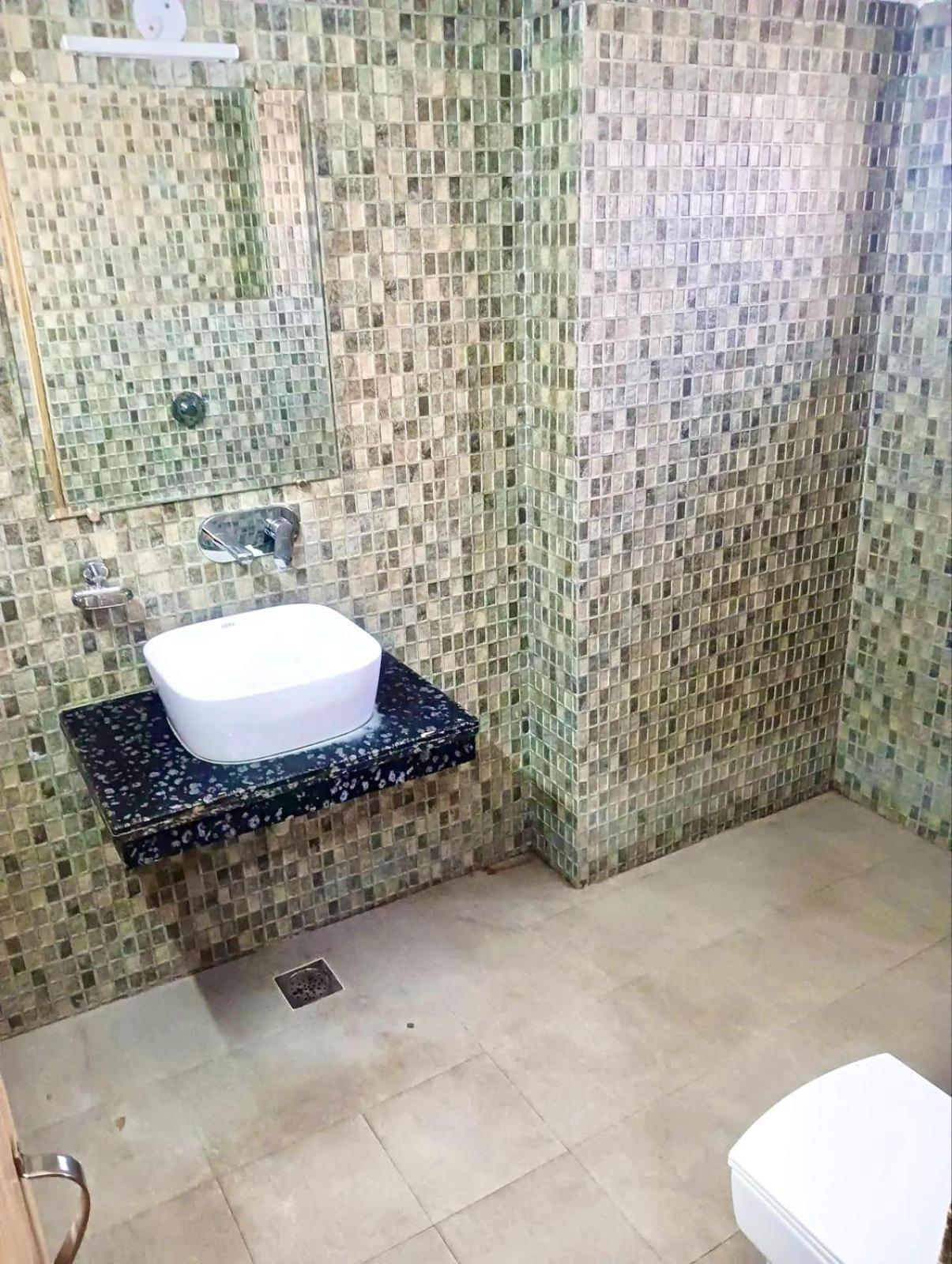 Novelty - 2 Min Walk From Golden Temple Hotel Amritsar