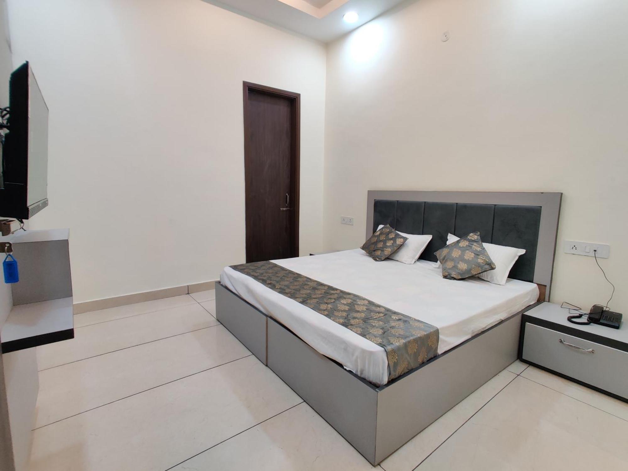 Himalya Boutique Amritsar
