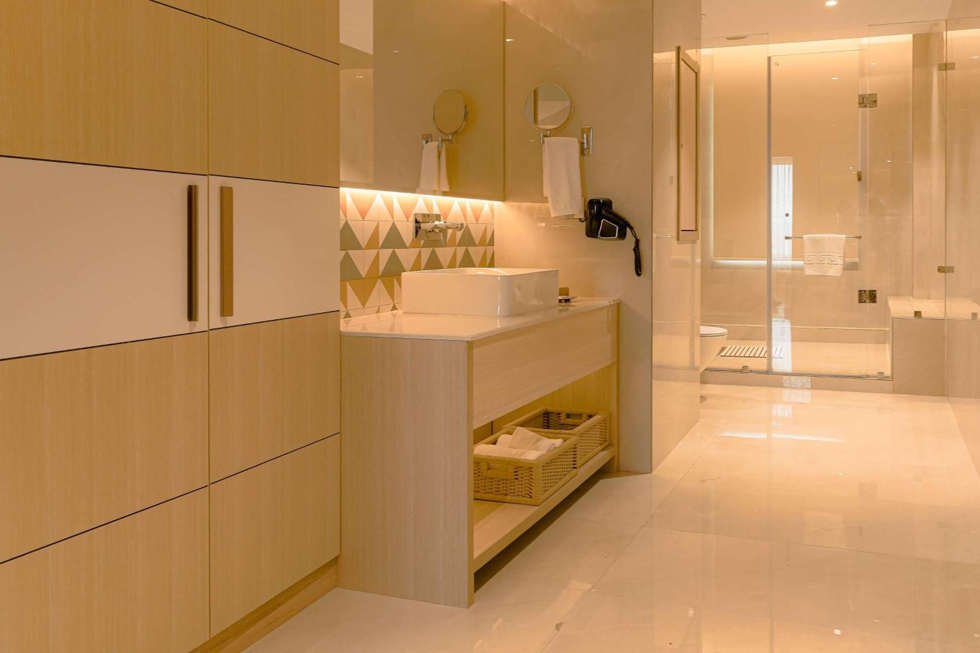 Western Ah1 Hotel 4*