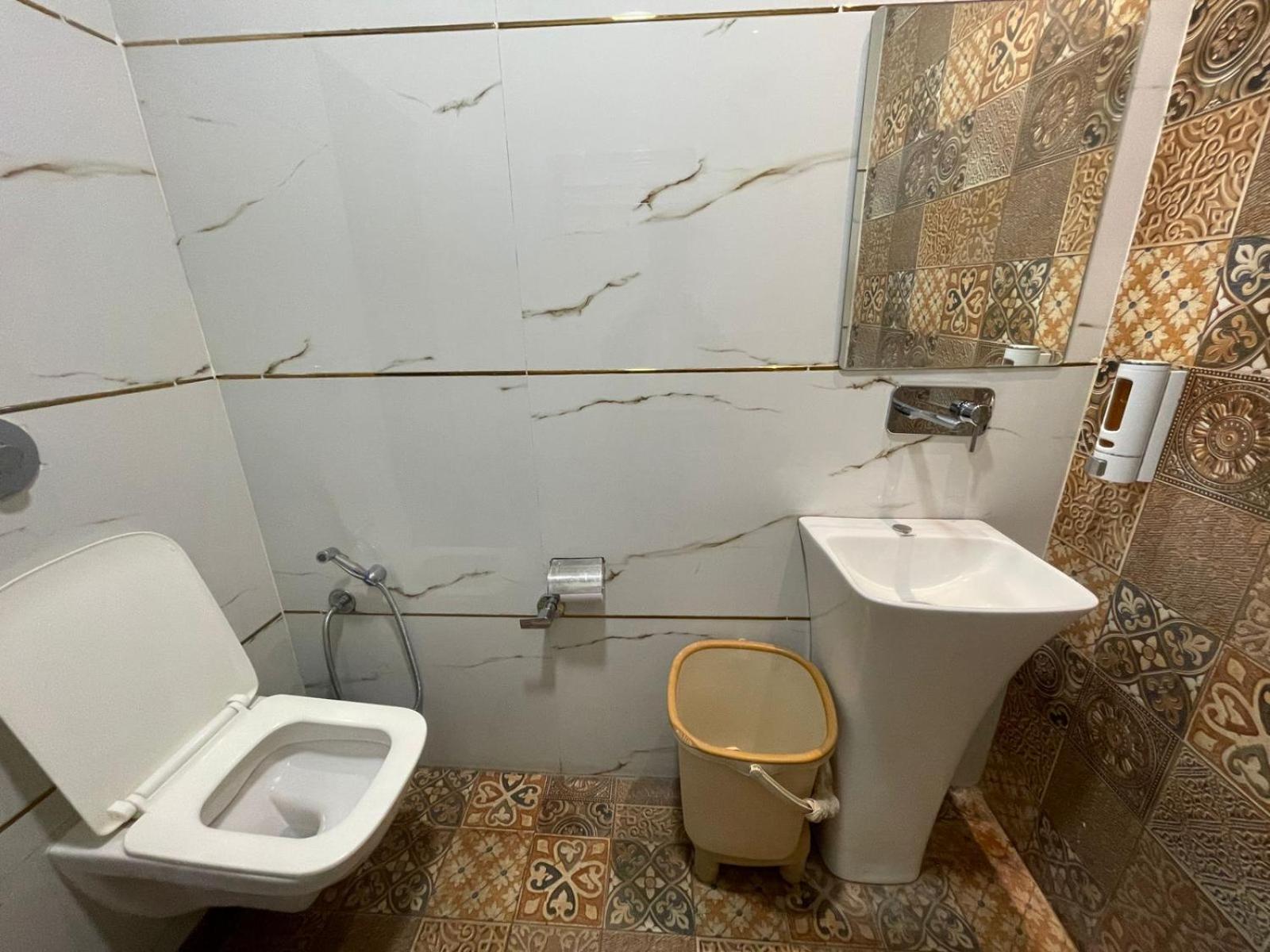 Blackwood Near Golden Temple -140 Mtrs 3* Amritsar
