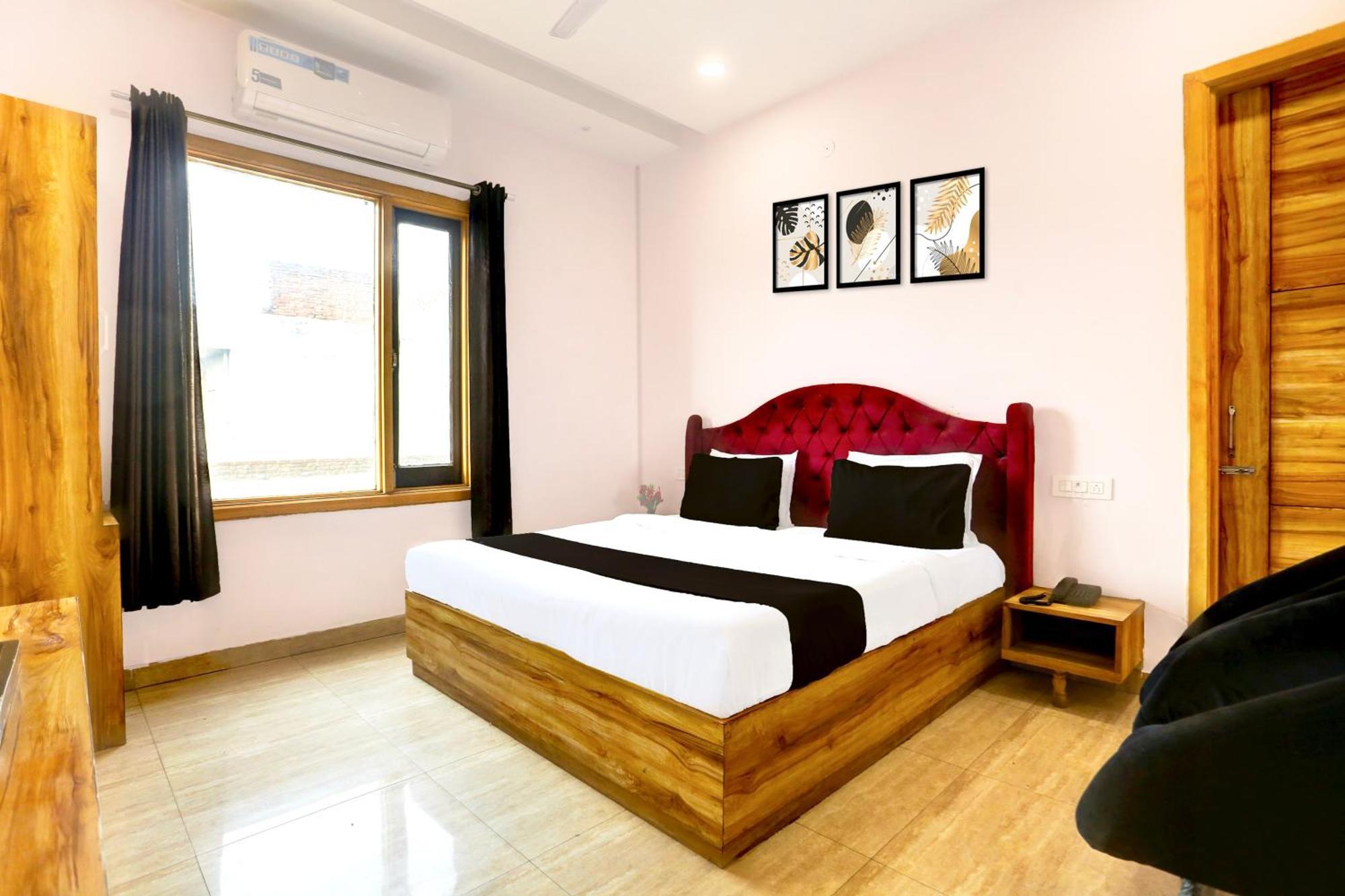 Super Townhouse Ajit Nagar Near Golden Temple Hotel
