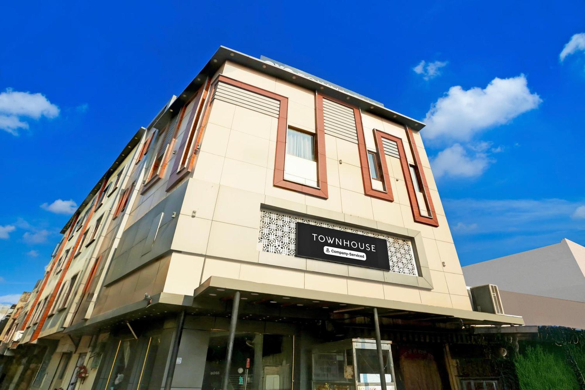 Super Townhouse Ajit Nagar Near Golden Temple * Amritsar