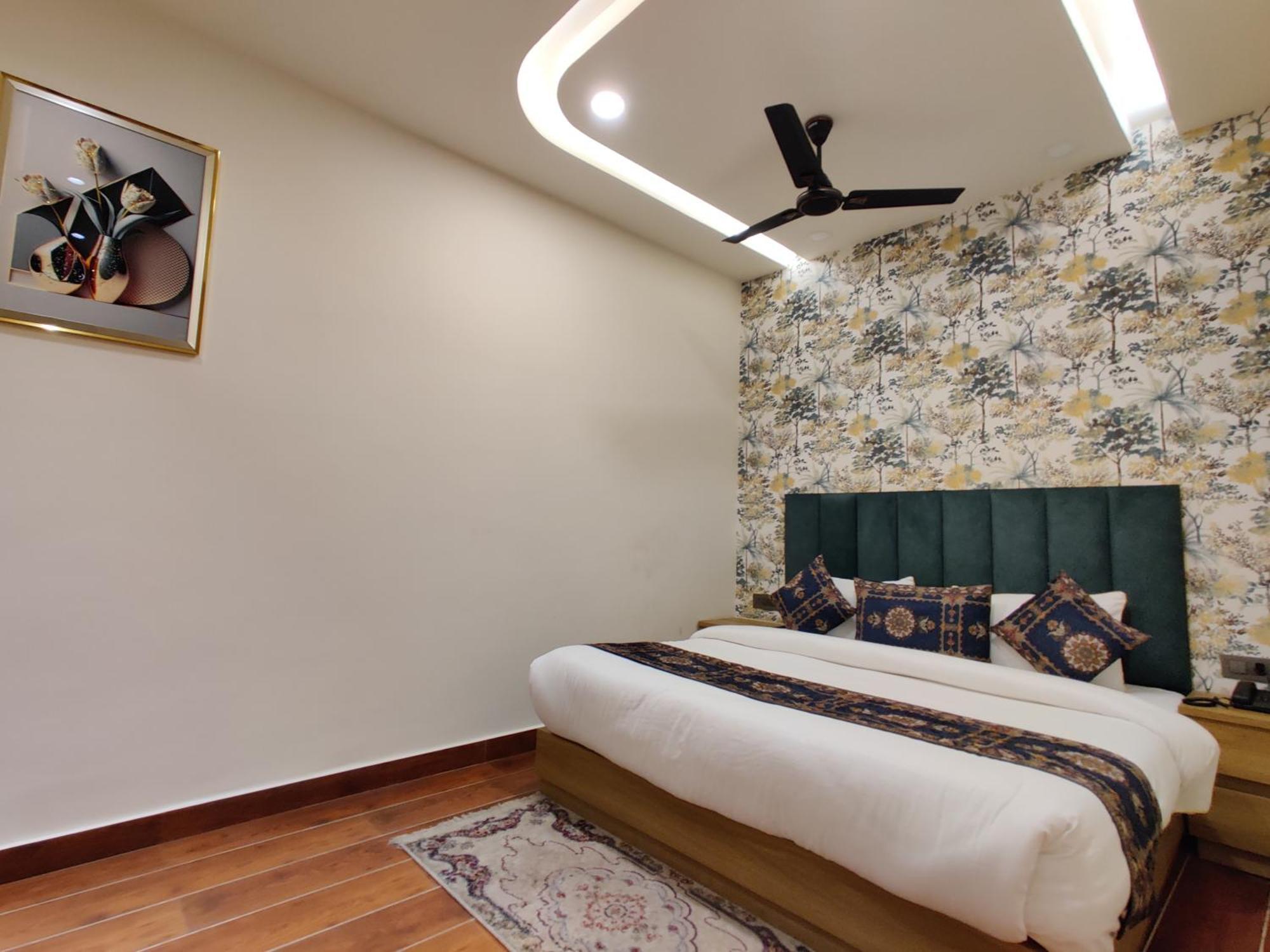 Platinum Hotel
