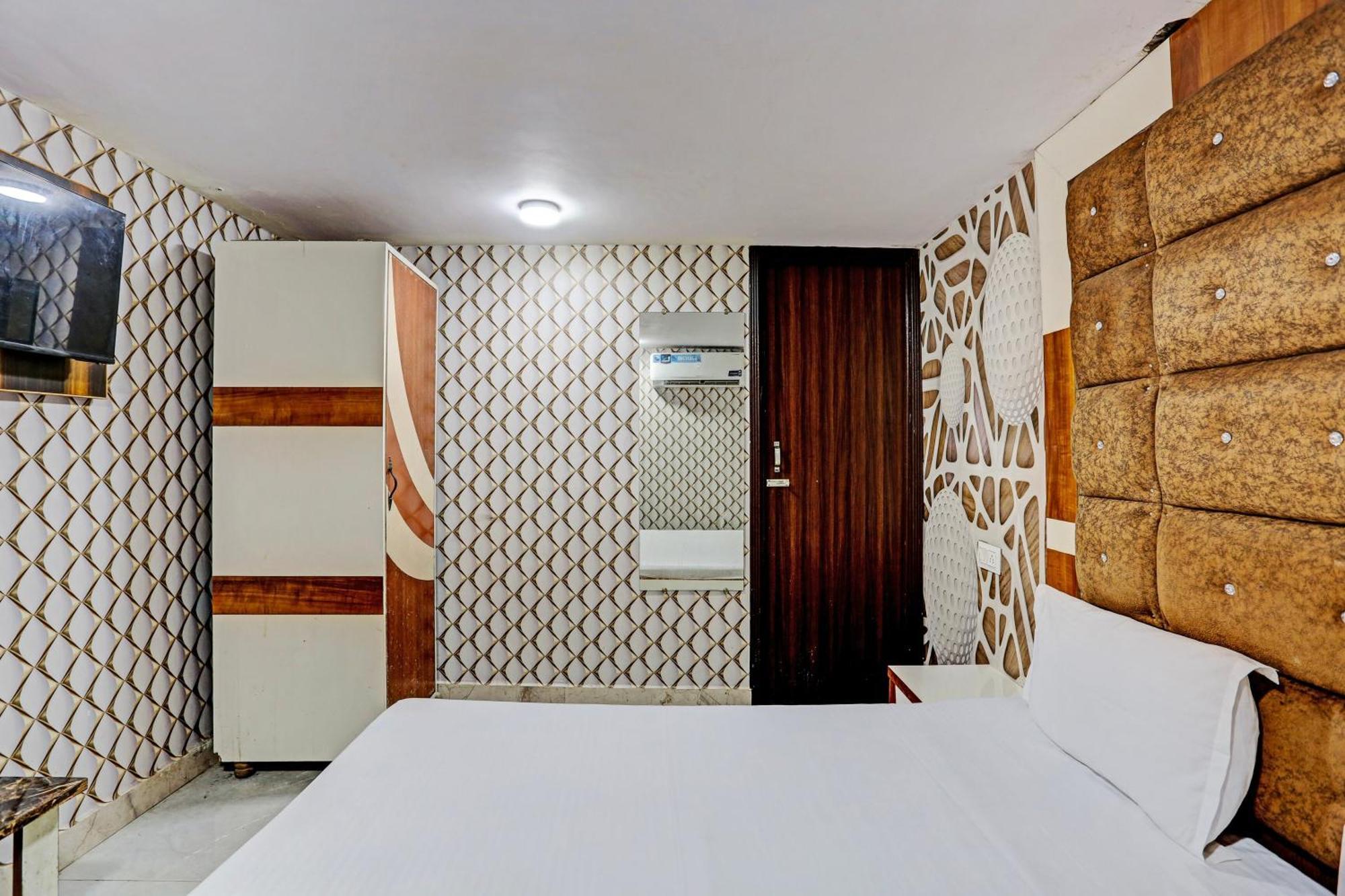 O Saffron Night Hotel 4*