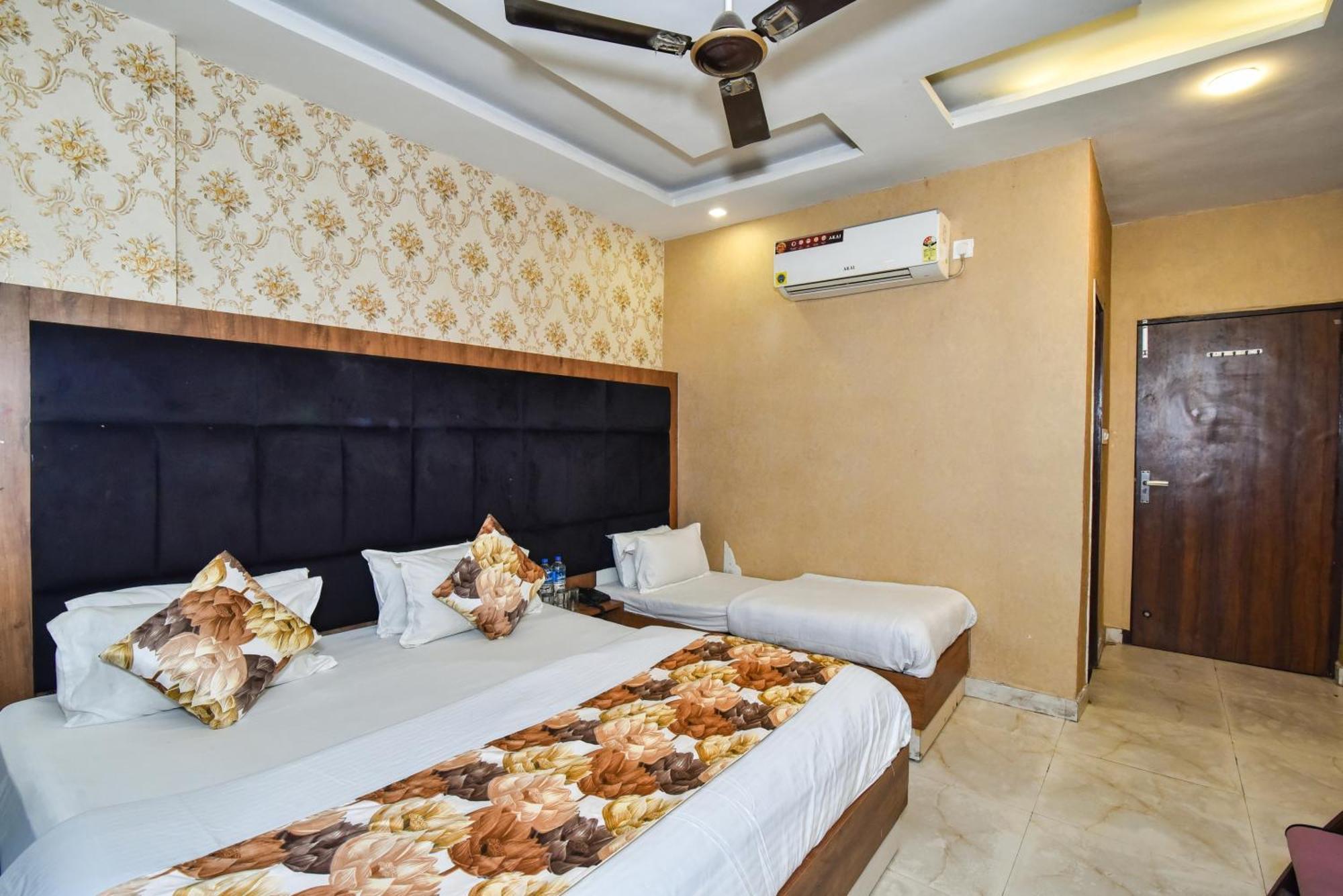 Woodz Hotel