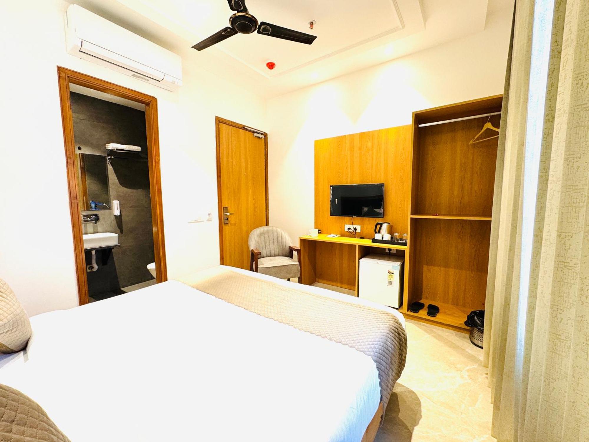 Mj Marriots - Just 3 Mins From Golden Temple Hotel 4*