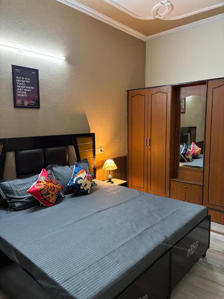 Independent House, 2 Bedroom, 2 Bath Livingroom,lobby,kitchen,car Parking * Amritsar