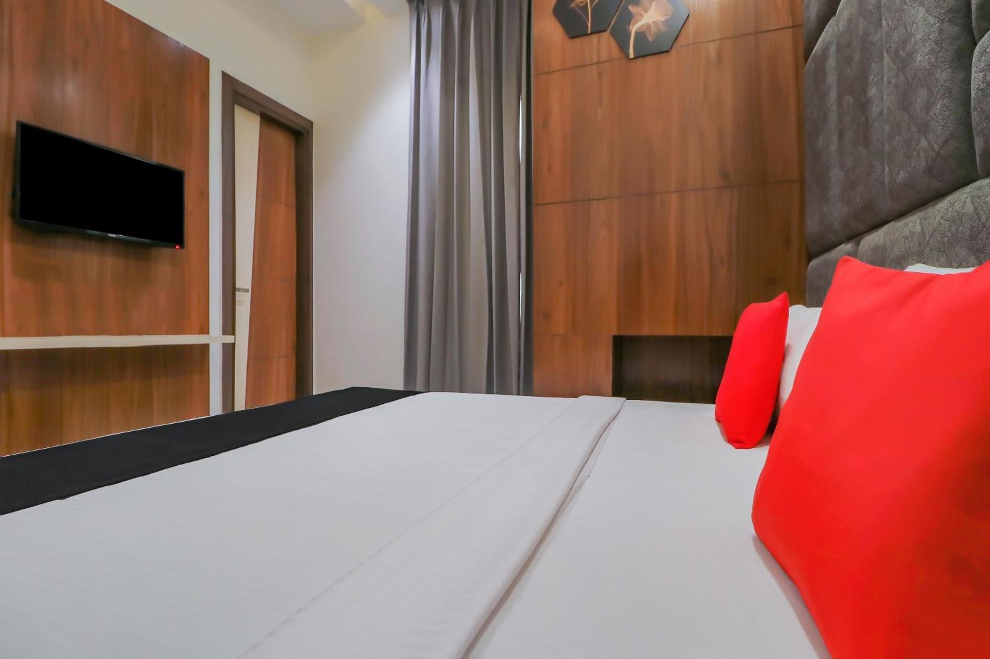 Hotel Capital O Western Galaxy 3*