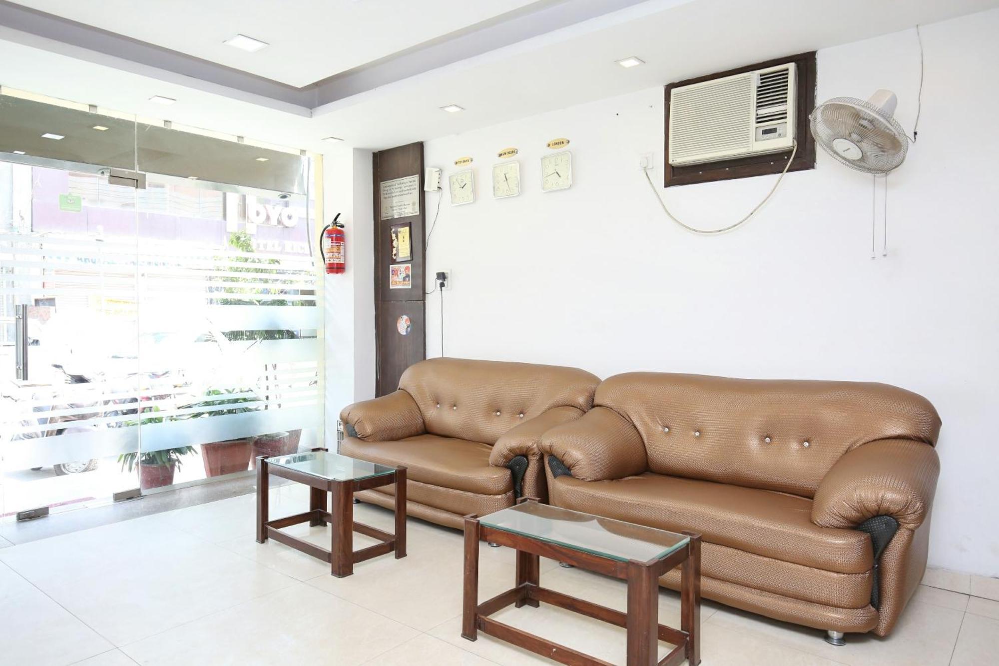 O Axis Hotel 4*