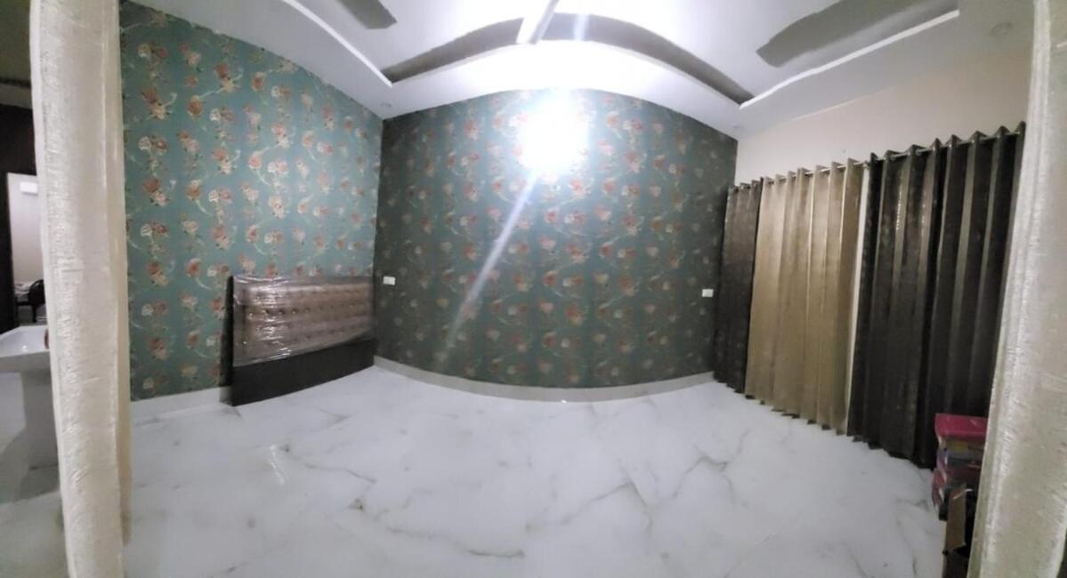 Independent House, 2 Bedroom, 2 Bath Livingroom,lobby,kitchen,car Parking Amritsar
