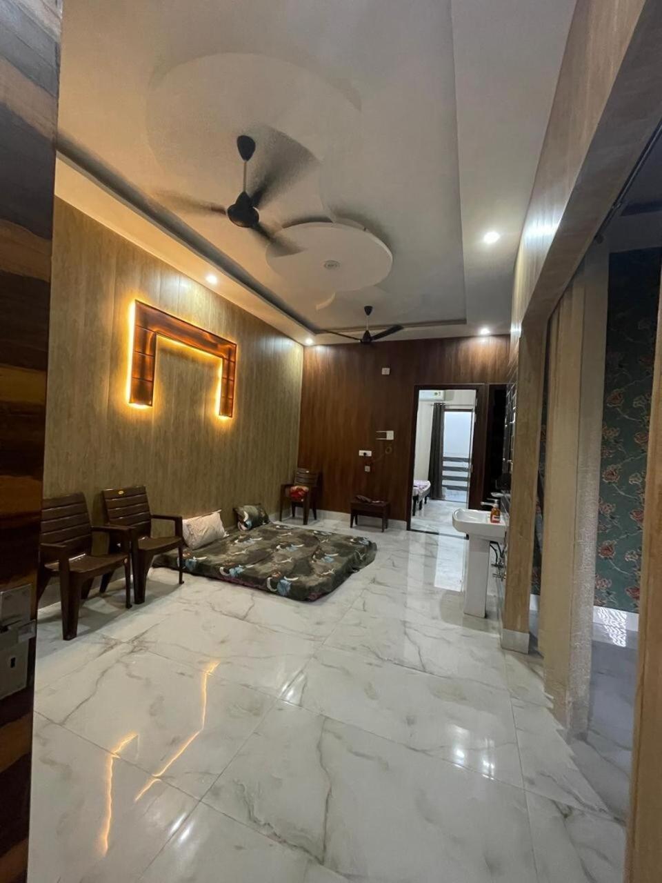 Independent House, 2 Bedroom, 2 Bath Livingroom,lobby,kitchen,car Parking Amritsar