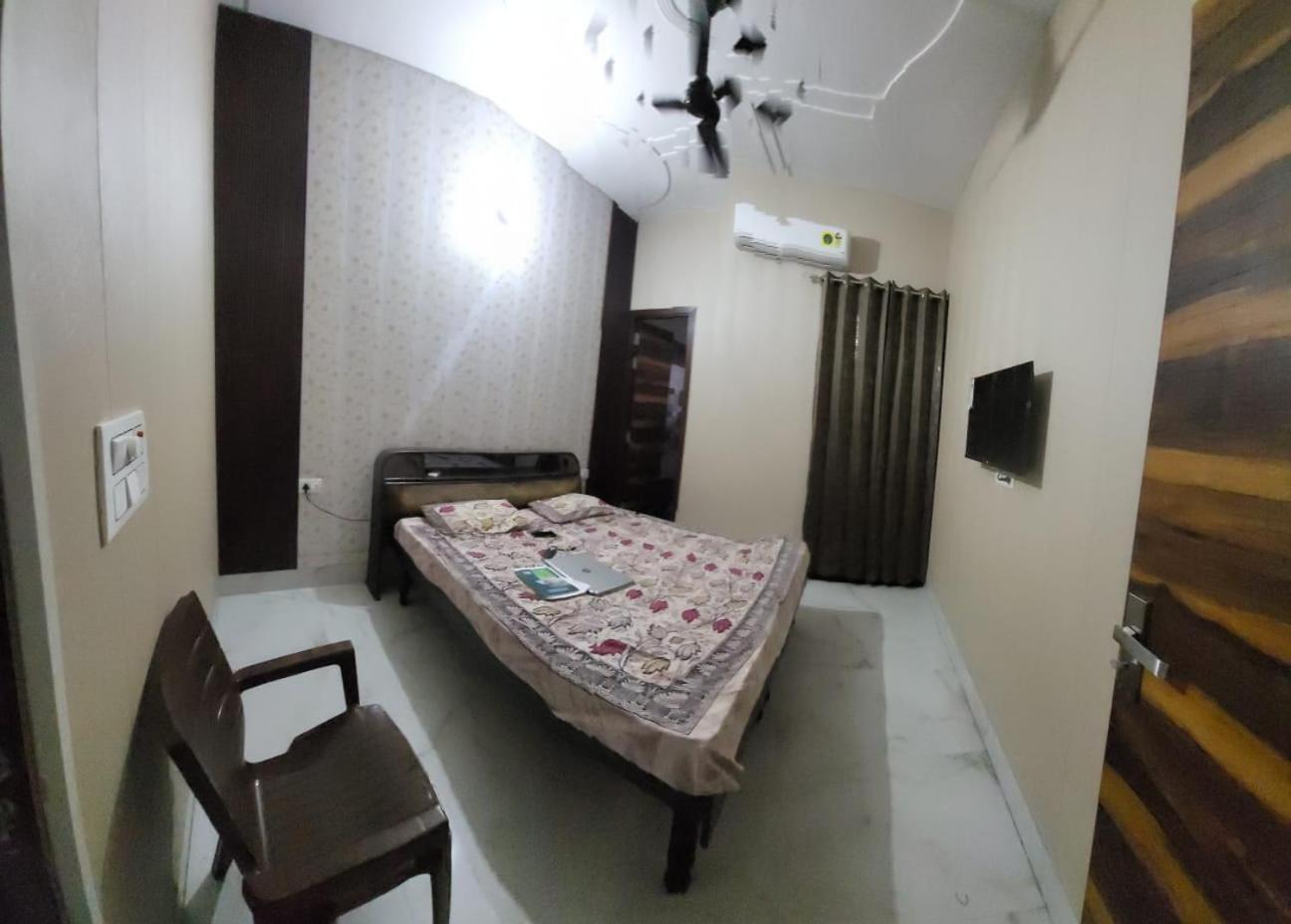 Independent House, 2 Bedroom, 2 Bath Livingroom,lobby,kitchen,car Parking
