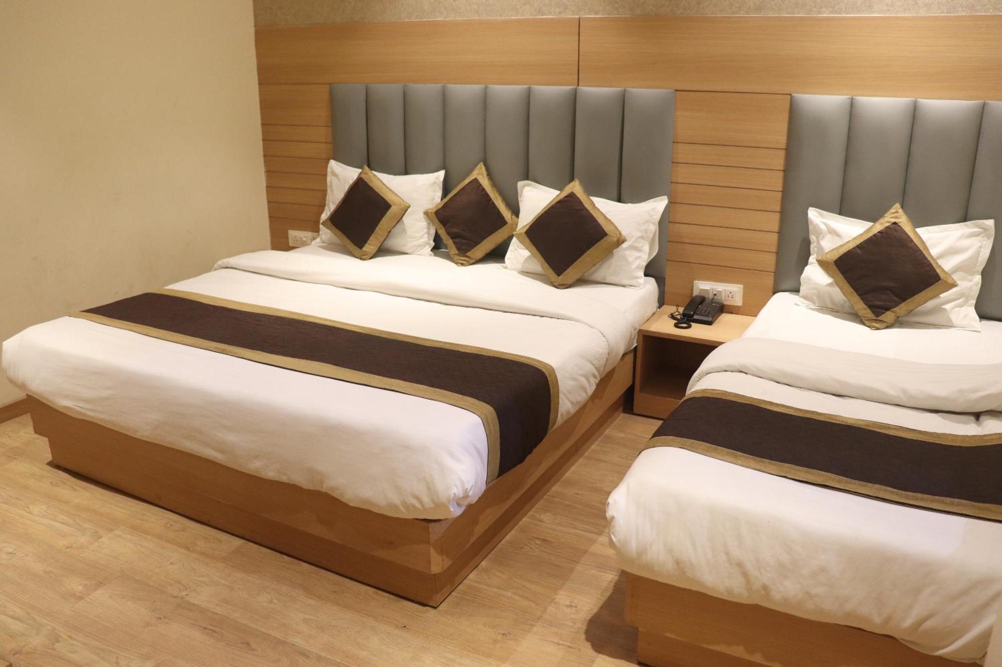 Hotel Dream Land 3*