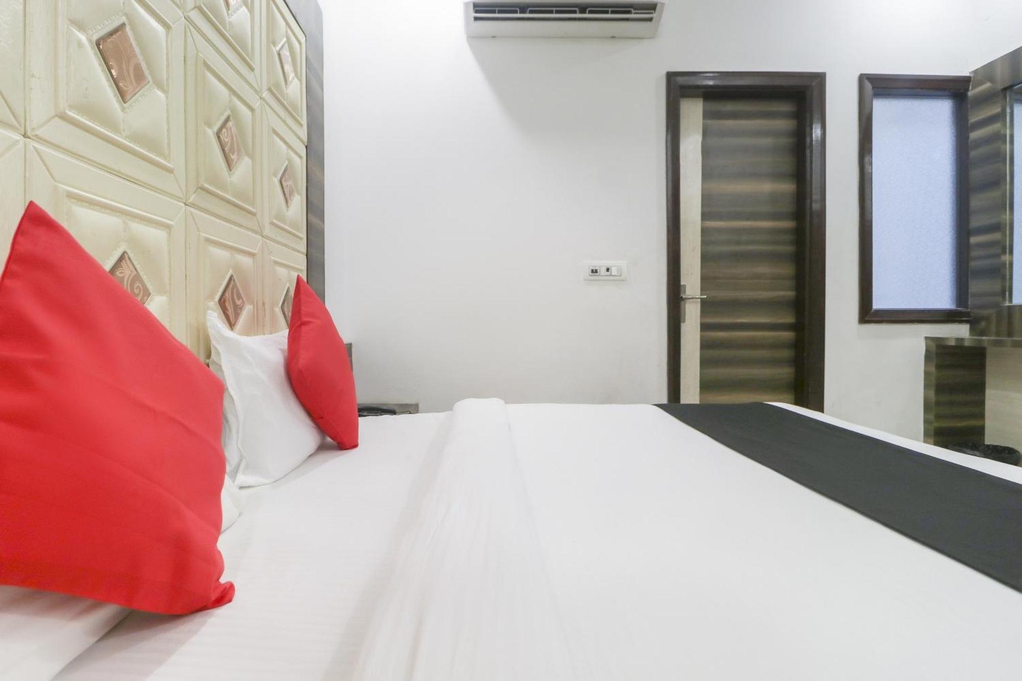 Hotel Oyo 77326 Hotel Royal View