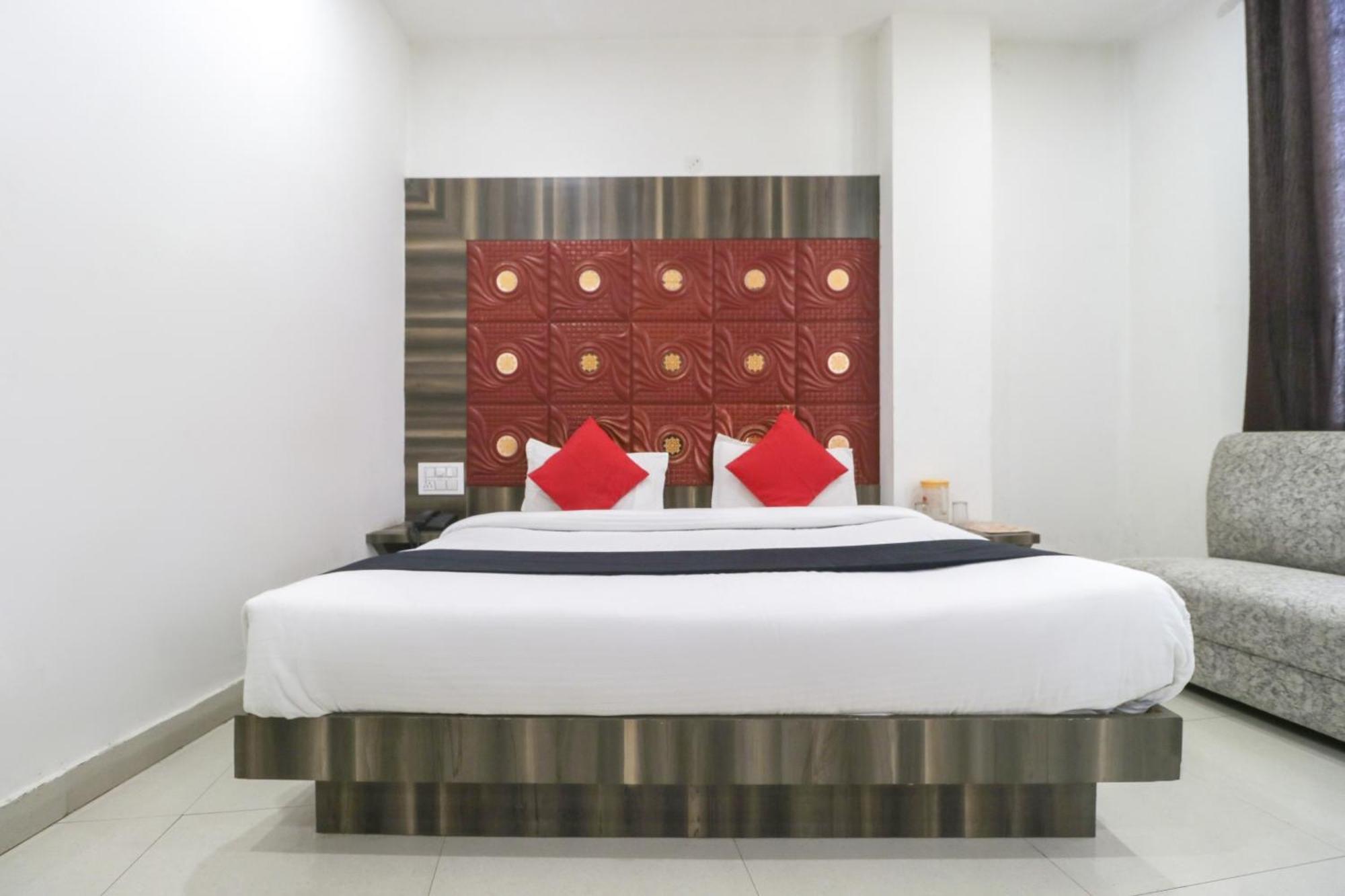 Hotel Oyo 77326 Hotel Royal View