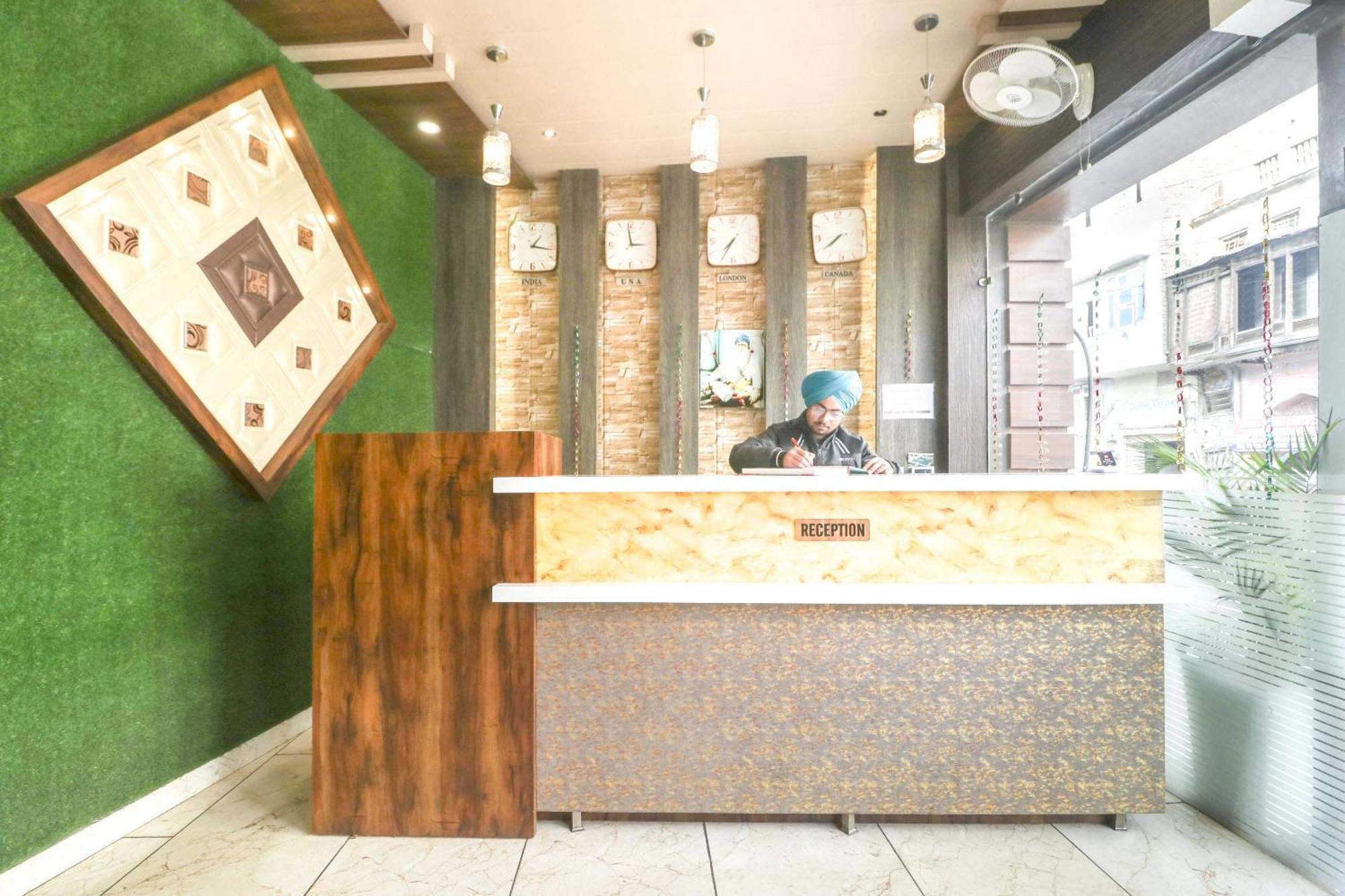 Oyo 77326 Hotel Royal View Amritsar