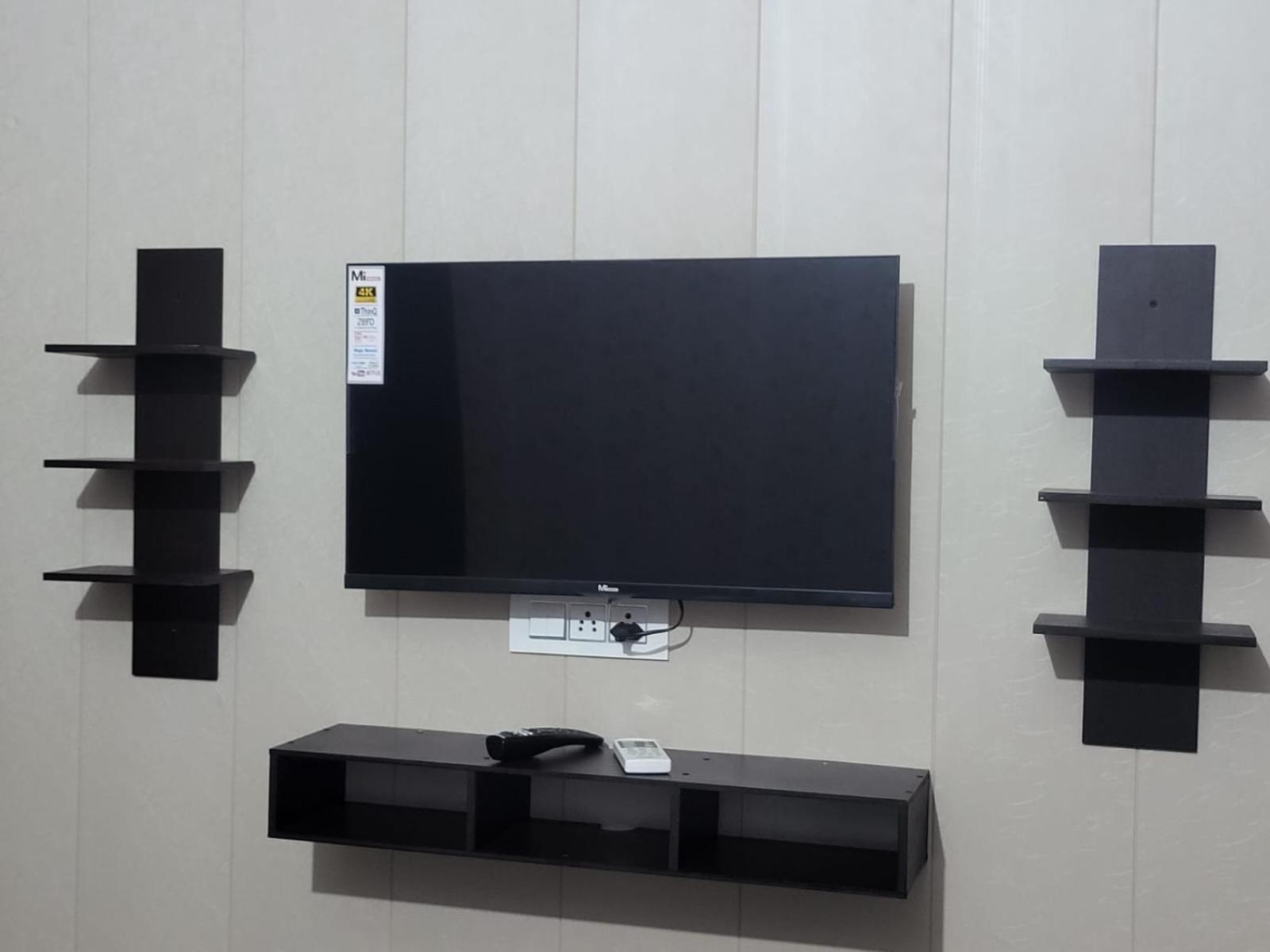 Independent House, 2 Bedroom, 2 Bath Livingroom,lobby,kitchen,car Parking Apartment Amritsar