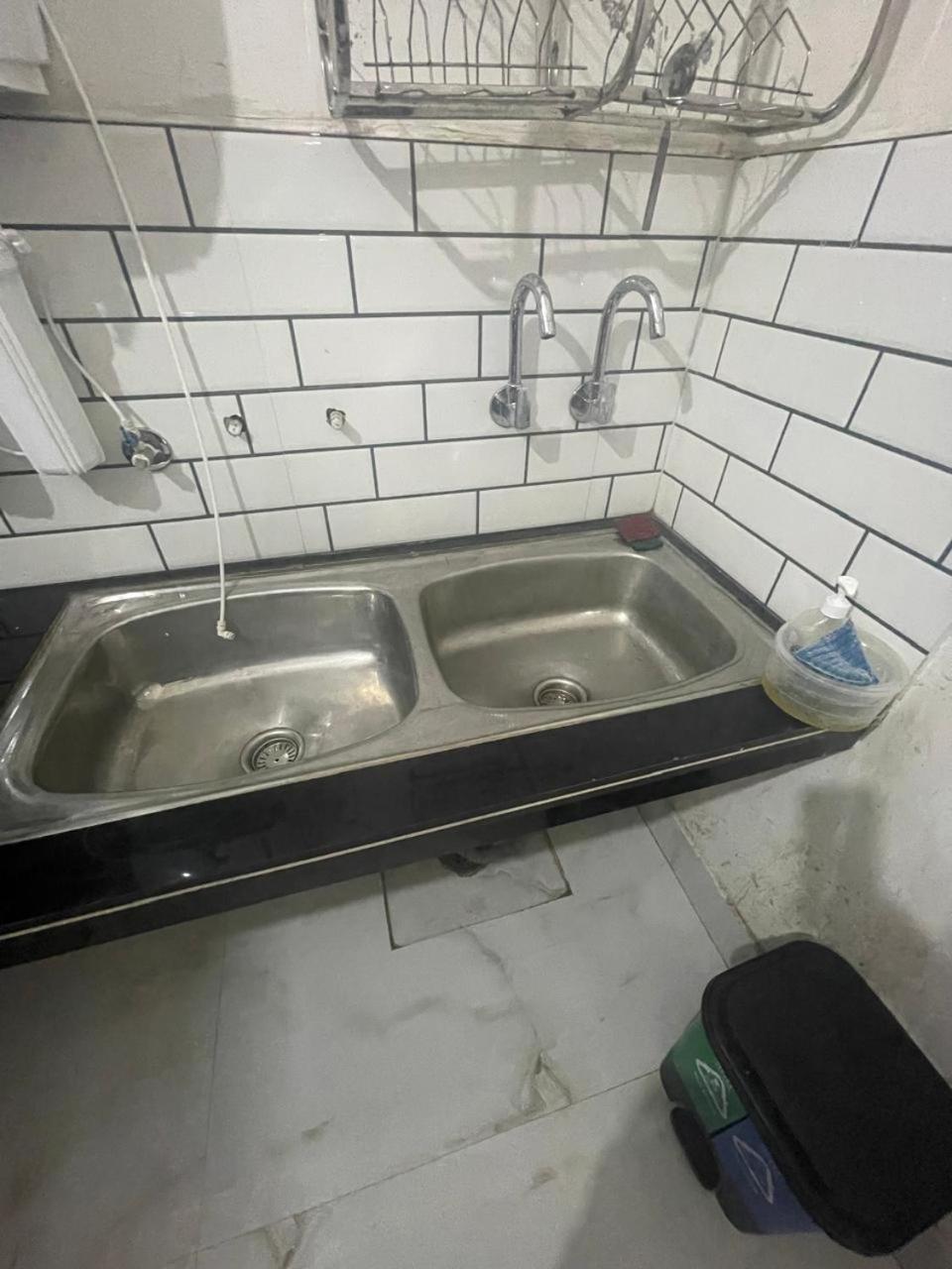 Independent House, 2 Bedroom, 2 Bath Livingroom,lobby,kitchen,car Parking Apartment *