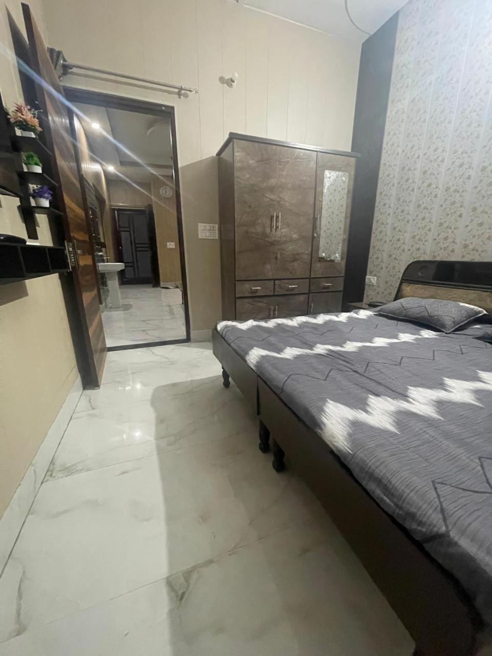 Independent House, 2 Bedroom, 2 Bath Livingroom,lobby,kitchen,car Parking Apartment