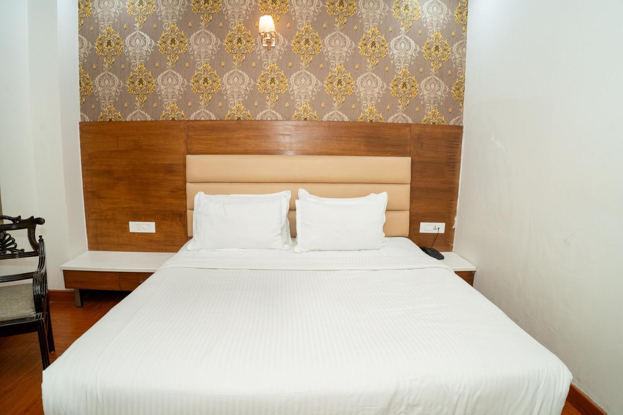 Grand Hridey- 20 Steps From Railway Station Amritsar