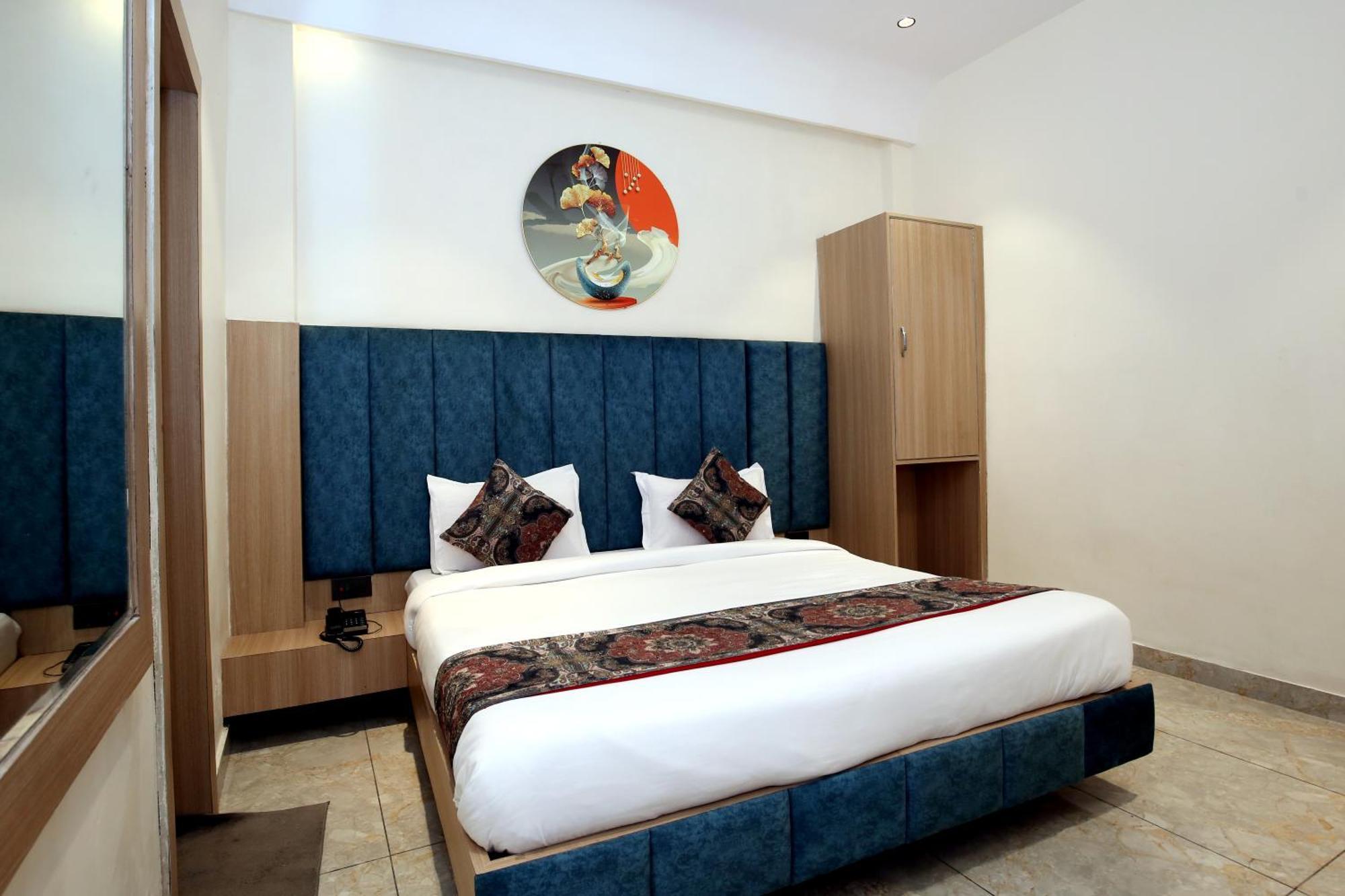 Park Plaza Near Golden Temple Hotel 3*