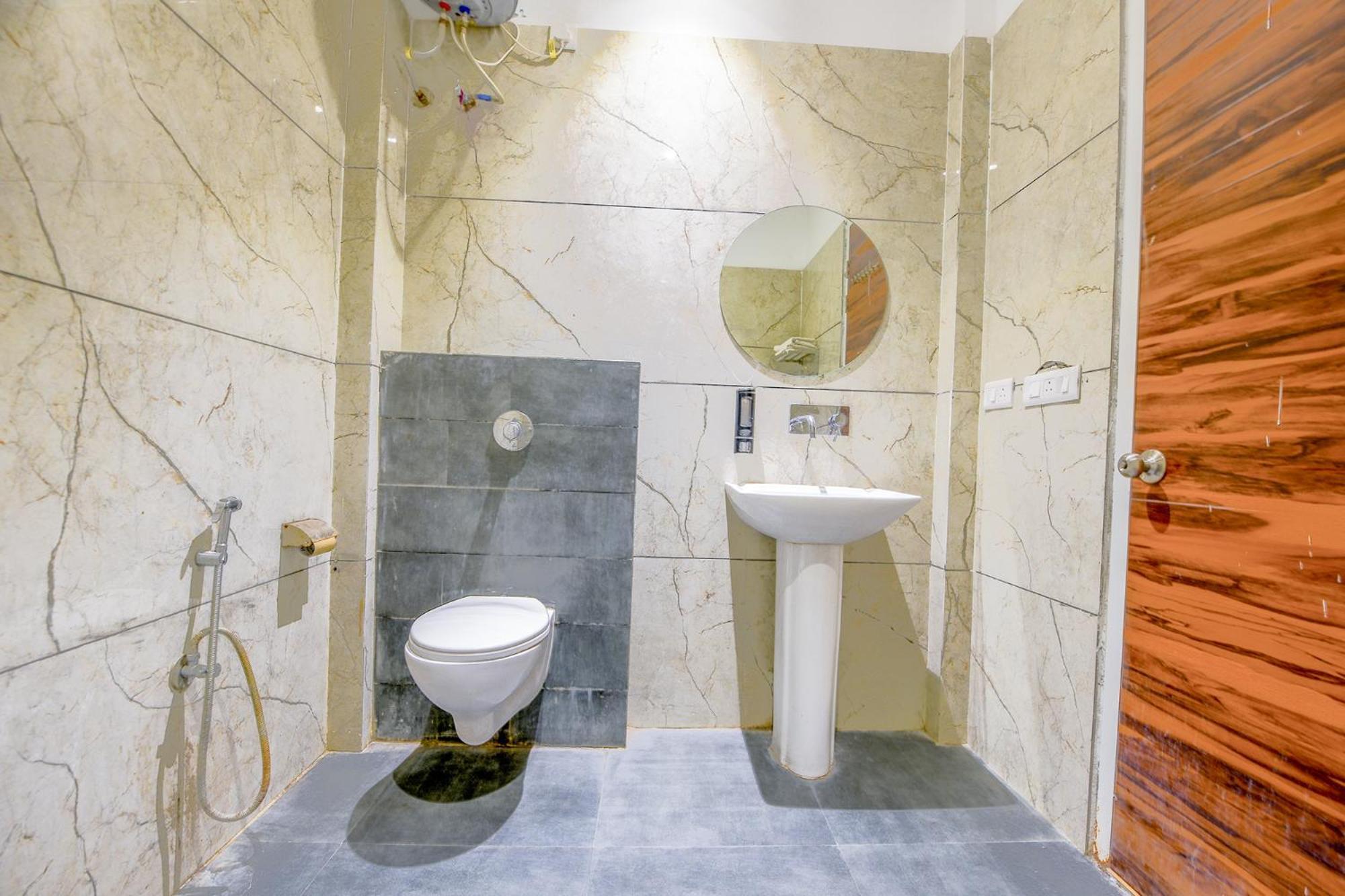 Fabhotel Amar Hotel