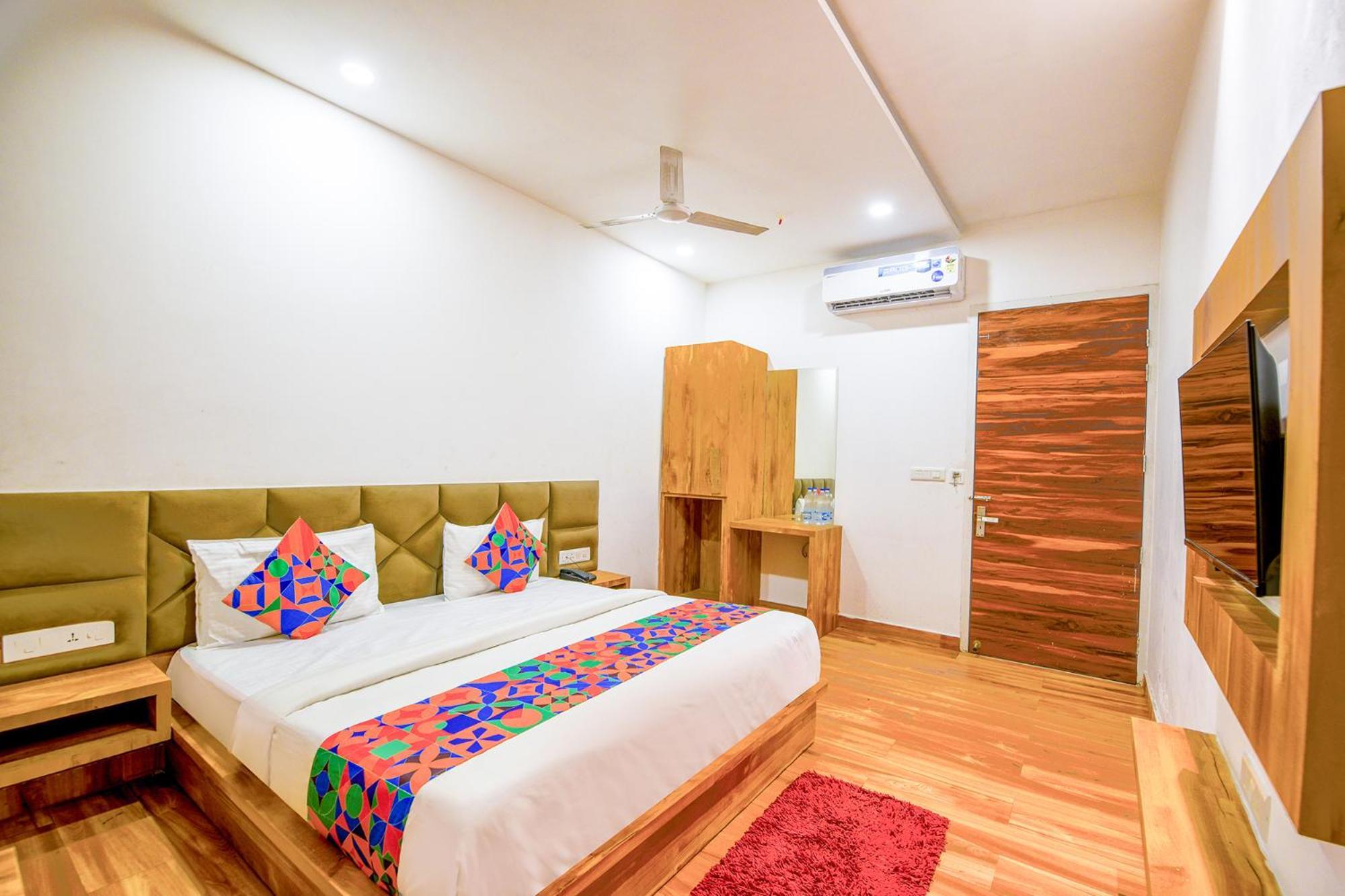 Fabhotel Amar 4*