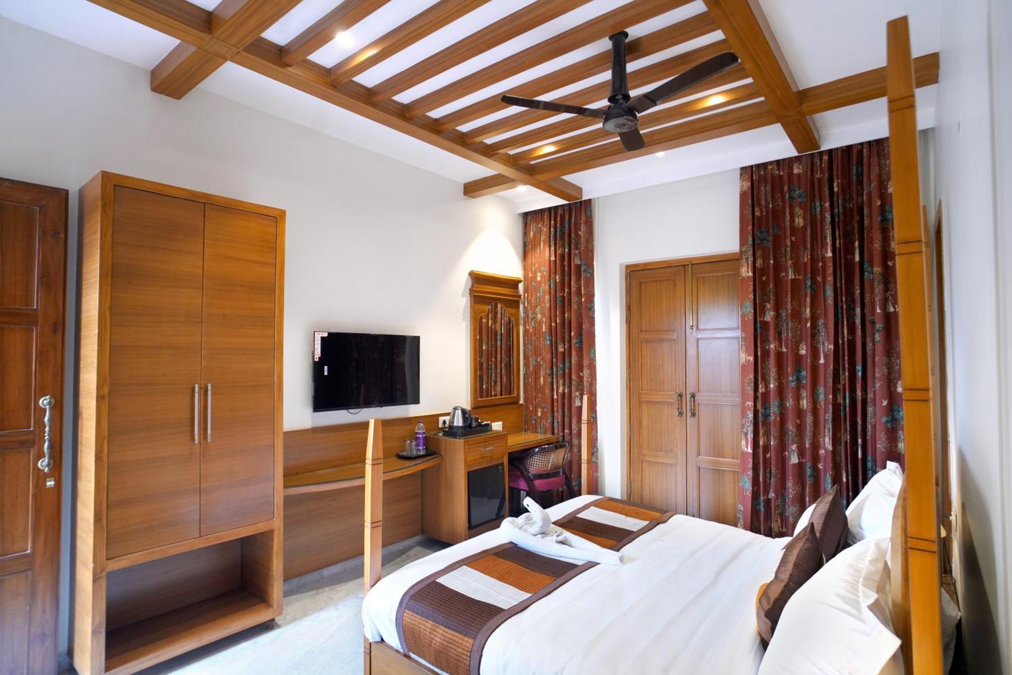 5 States Hotel 4*