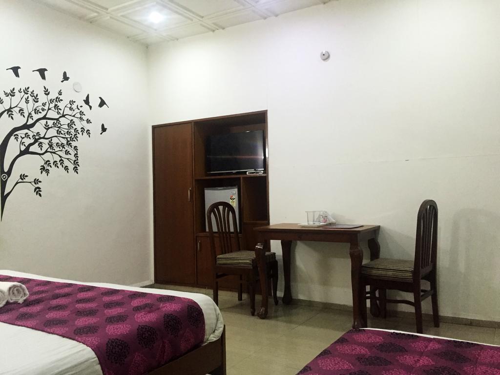 Veenus International Bed & Breakfast Amritsar