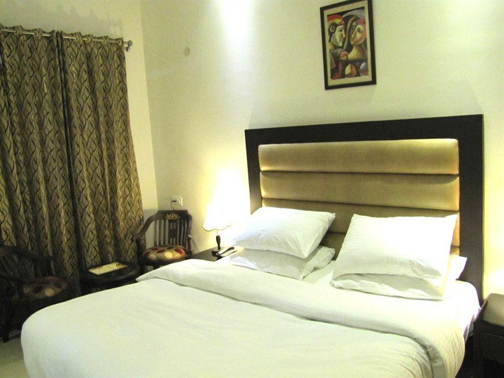 Hotel Prems Paradise