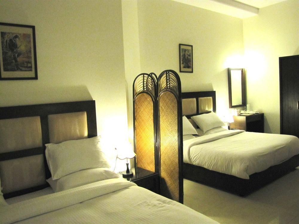 Prems Paradise Hotel 3*