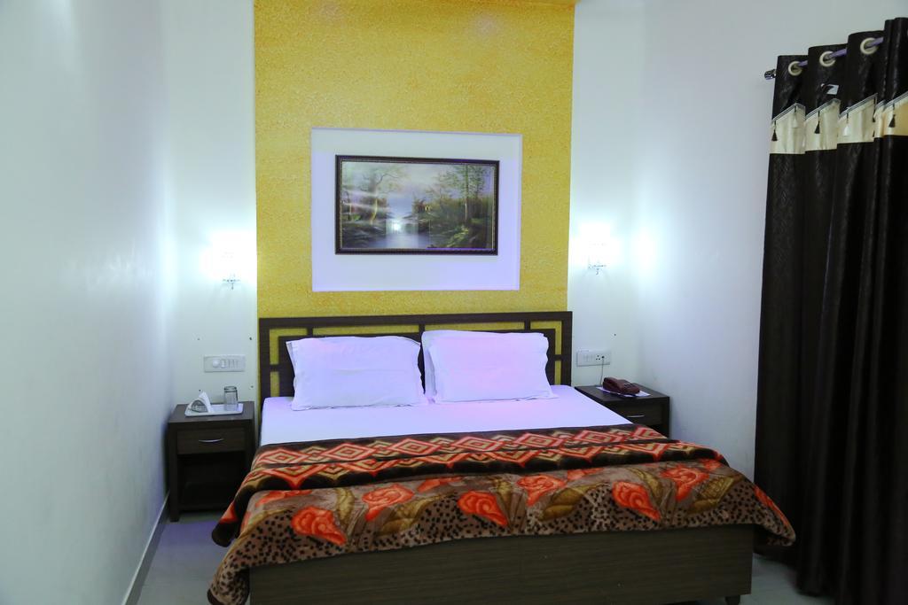 Hotel New Ss Residency