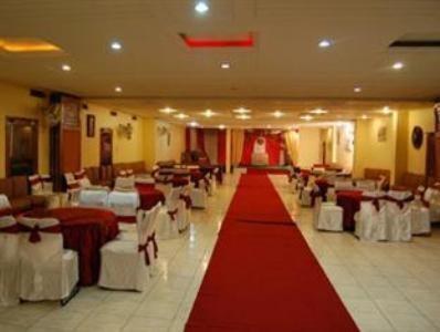 Hotel Punnu International