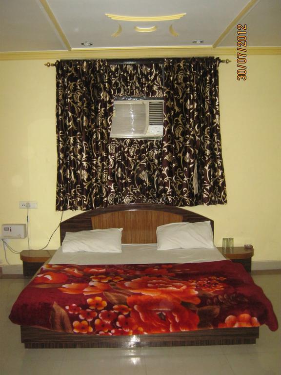 Bed & Breakfast Bharat Residency