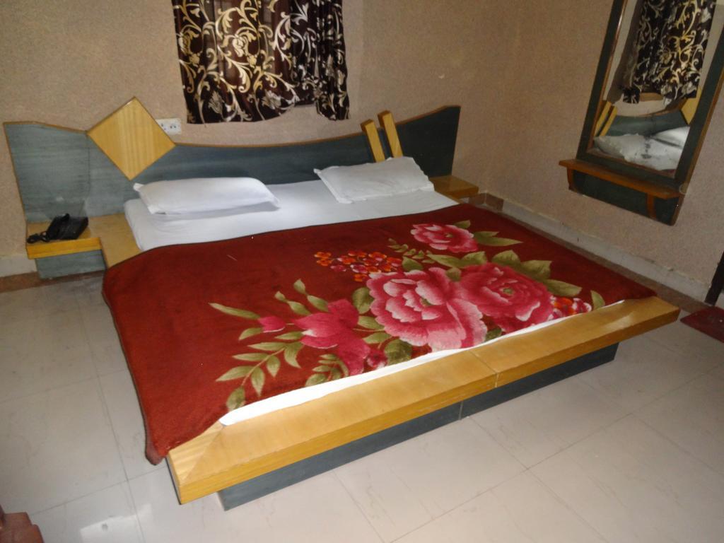 Bharat Residency Bed & Breakfast *