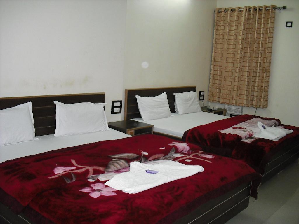 Hotel Gs Paradise