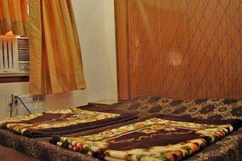 Hotel Fabhotel Basera