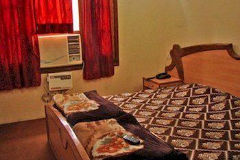Fabhotel Basera