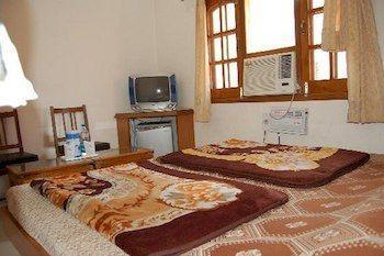 Fabhotel Basera Amritsar