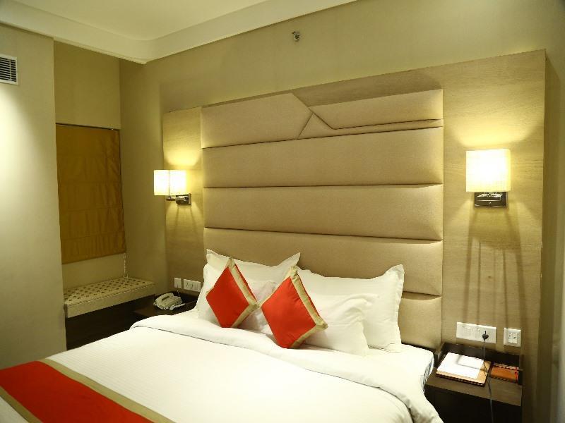 Hotel The Fern Residency