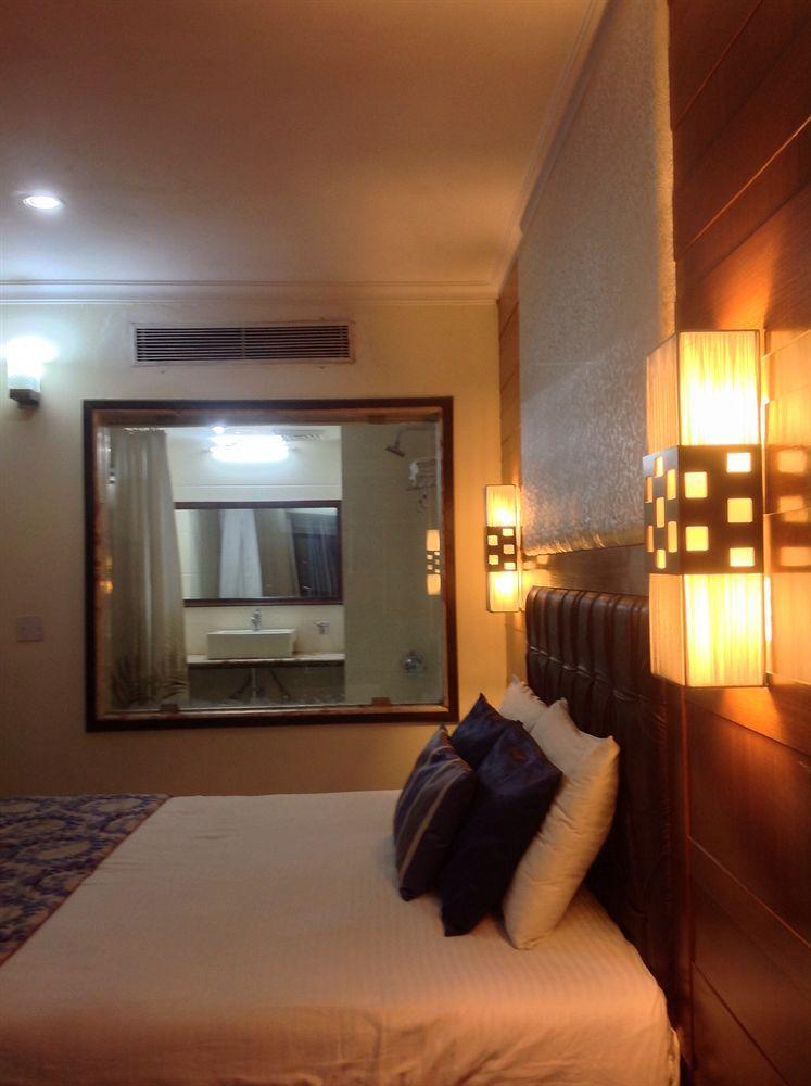 Hotel Shiraz Castle