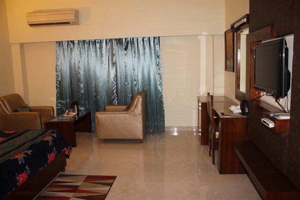 Hotel Shiraz Castle